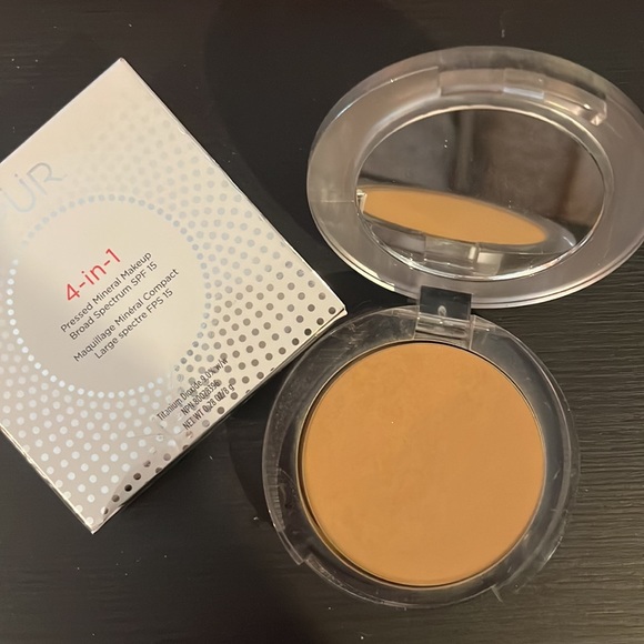 PUR Powder Foundation - Picture 2 of 3